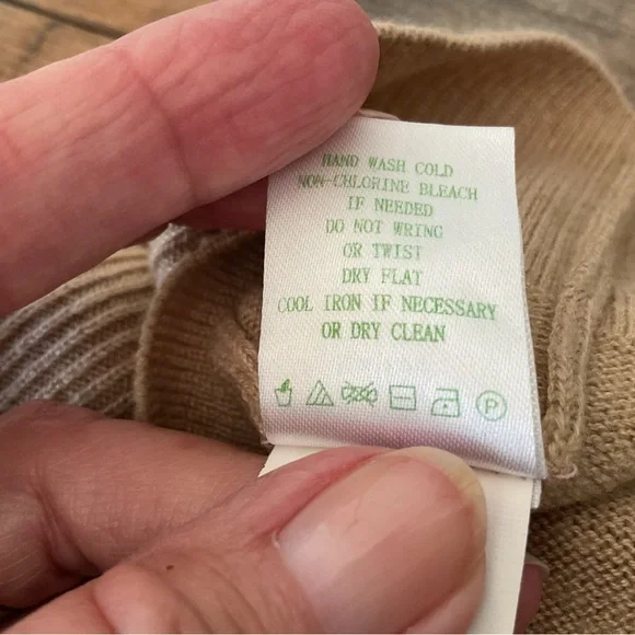 Lilly Pulitzer Beige Sweater with Anchor Design - Picture 10 of 10